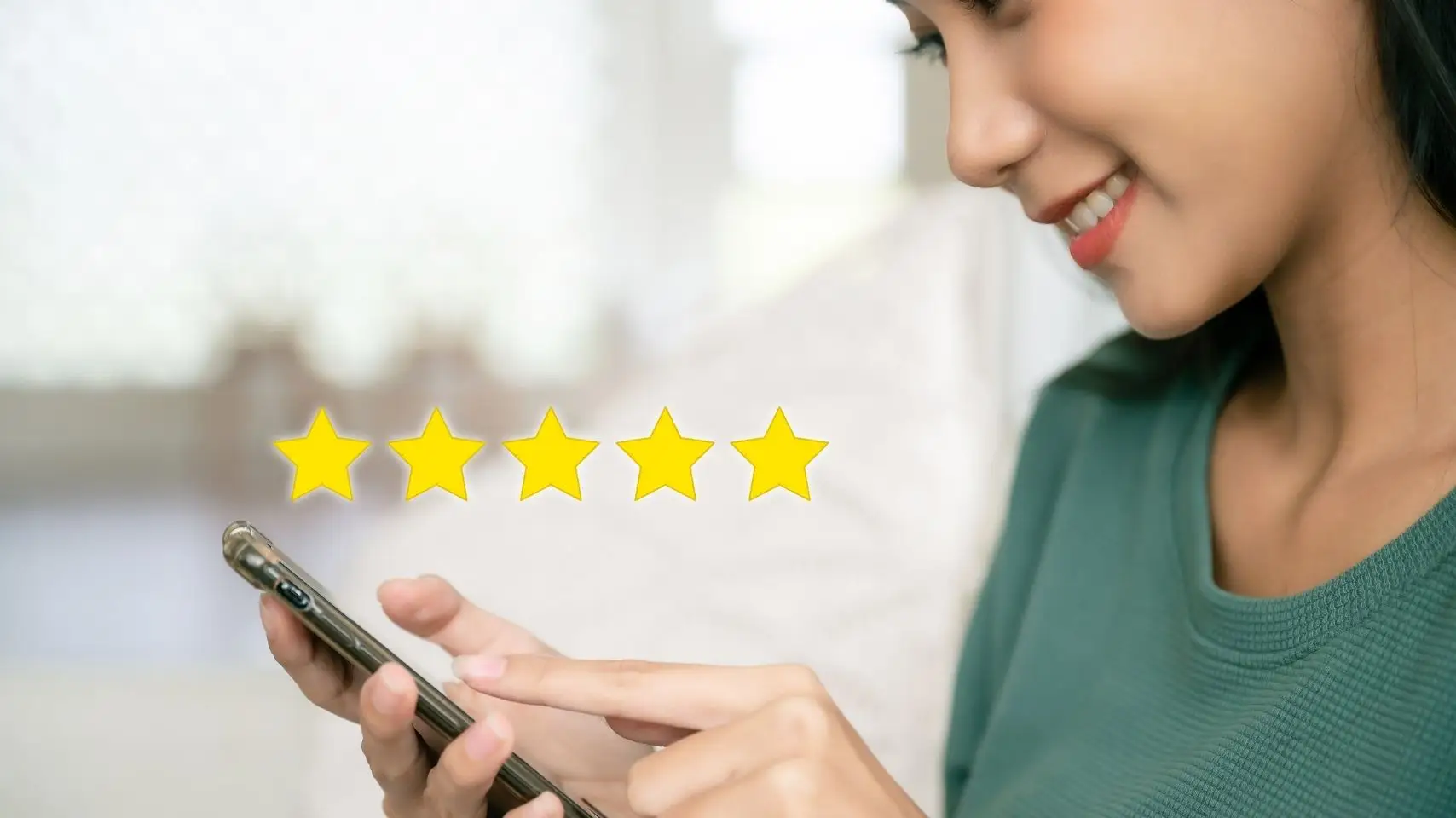 Google Star Rating คือระบบการให้คะแนนแบบดาว (1–5 ดาว) บน Google ที่สะท้อนความคิดเห็นและความพึงพอใจของลูกค้าต่อธุรกิจหรือบริการ ซึ่งมีผลต่อภาพลักษณ์ ความน่าเชื่อถือ และการตัดสินใจของผู้ใช้งาน รวมถึงช่วยส่งเสริมอันดับในการค้นหาแบบ Local SEO บน Google