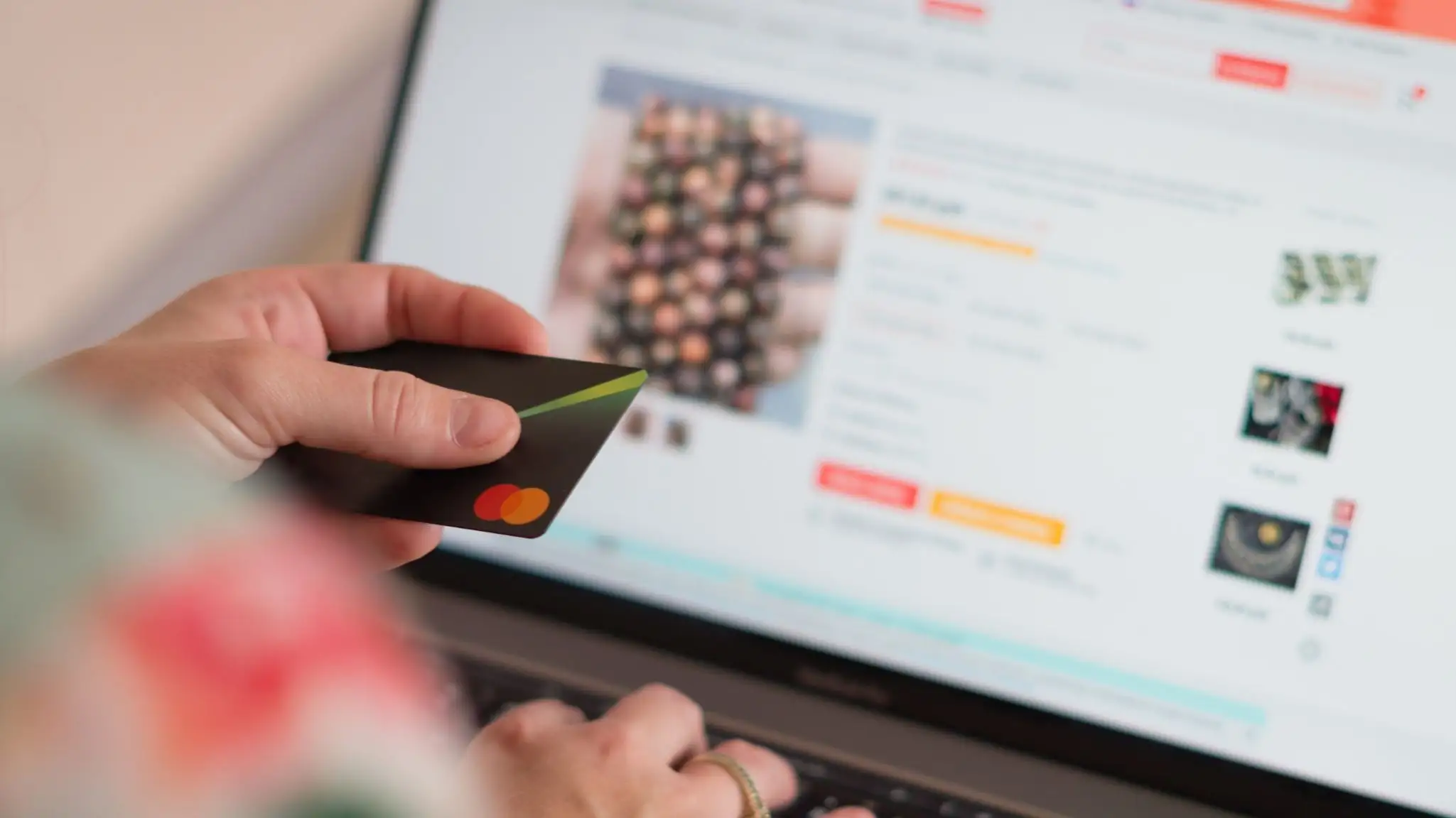 เหตุผลที่ Smart Shopping Ads ได้รับความนิยม เพราะช่วยให้ธุรกิจออนไลน์เข้าถึงลูกค้าได้แม่นยำ ใช้ AI ปรับโฆษณาอัตโนมัติ เพิ่มโอกาสในการขาย และช่วยประหยัดเวลาในการจัดการแคมเปญการตลาดดิจิทัล