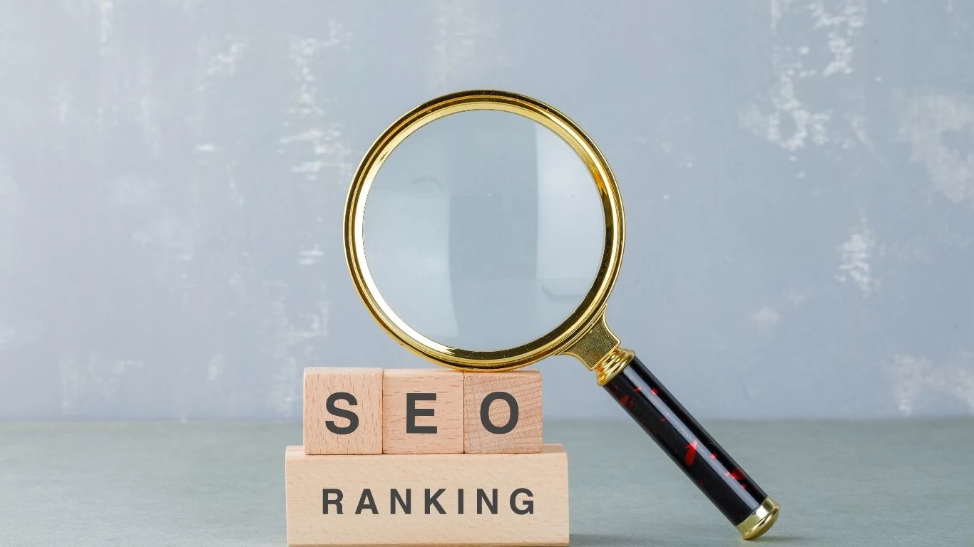 การทำ SEO ช่วยเพิ่มโอกาสให้เว็บไซต์ติดอันดับบน Google และเข้าถึงผู้ใช้งานที่กำลังค้นหาสินค้าหรือบริการได้มากขึ้น ส่งผลต่อ Organic Traffic และการเติบโตของธุรกิจในระยะยาว