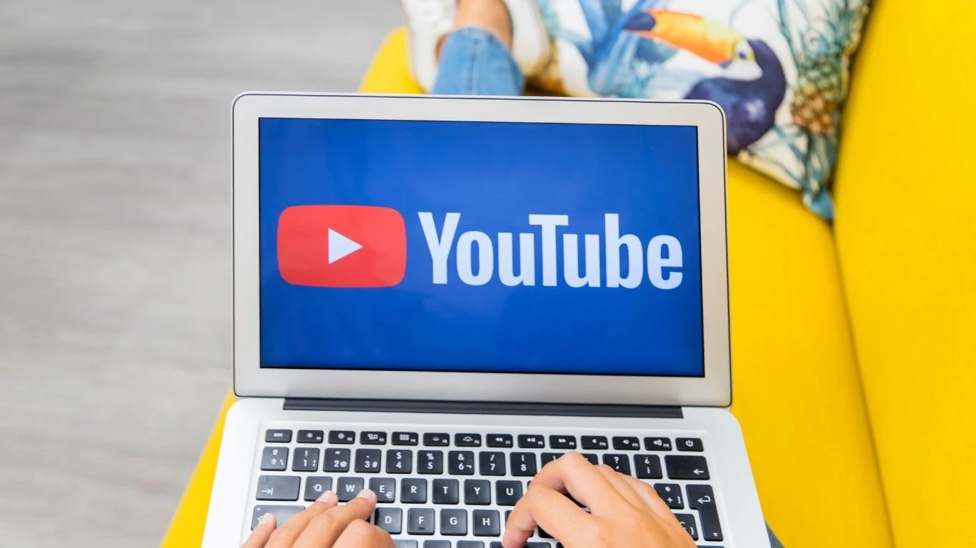 การเพิ่มยอดขายด้วย YouTube Ads ผ่านวิดีโอคอนเทนต์ที่เข้าถึงกลุ่มเป้าหมาย ช่วยสร้างการจดจำแบรนด์และกระตุ้นการตัดสินใจซื้อได้อย่างมีประสิทธิภาพ